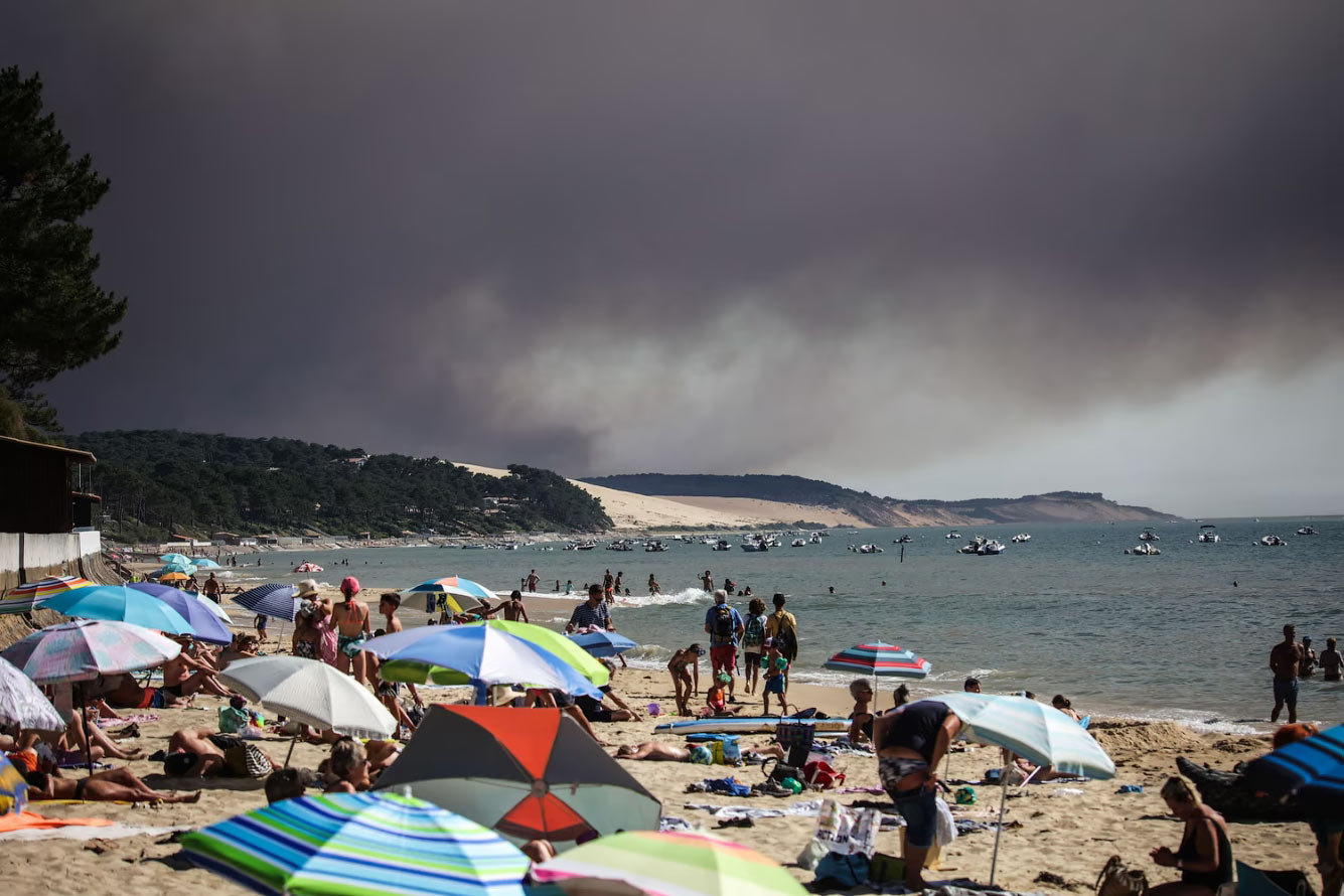 Вид на пожары во Франции