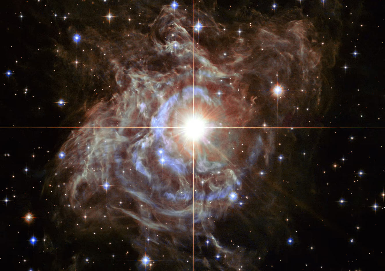 Это одна из самых ярких в классе так называемых переменных звезд-цефеид