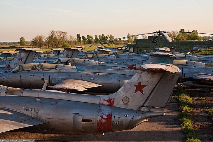 Фотографии заброшенного аэродрома на Украине
