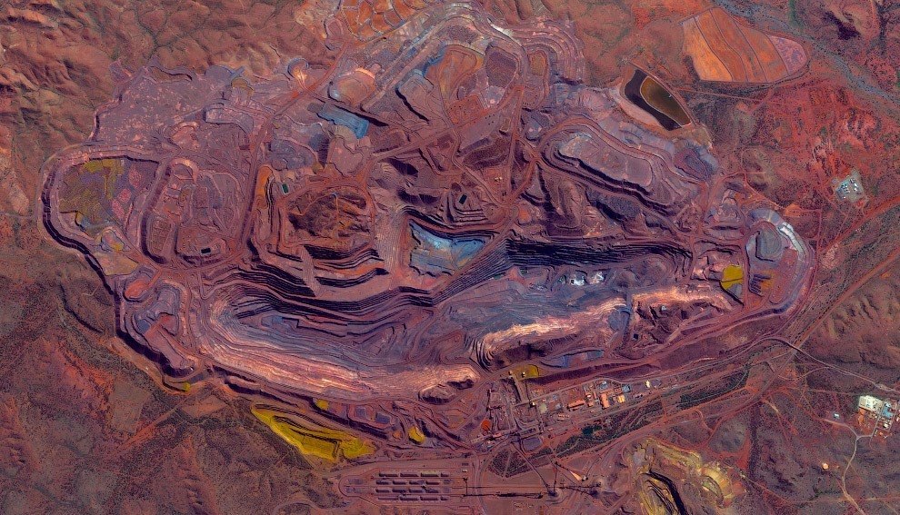 Карьер по добыче железной руды в Австралии